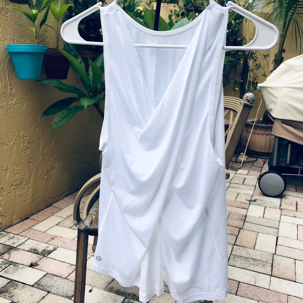 Lululemon Tank White Draping V-Neck sz 2